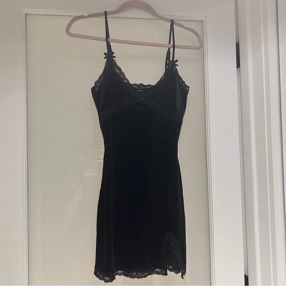 Black Lace-Trim Velvet Dress